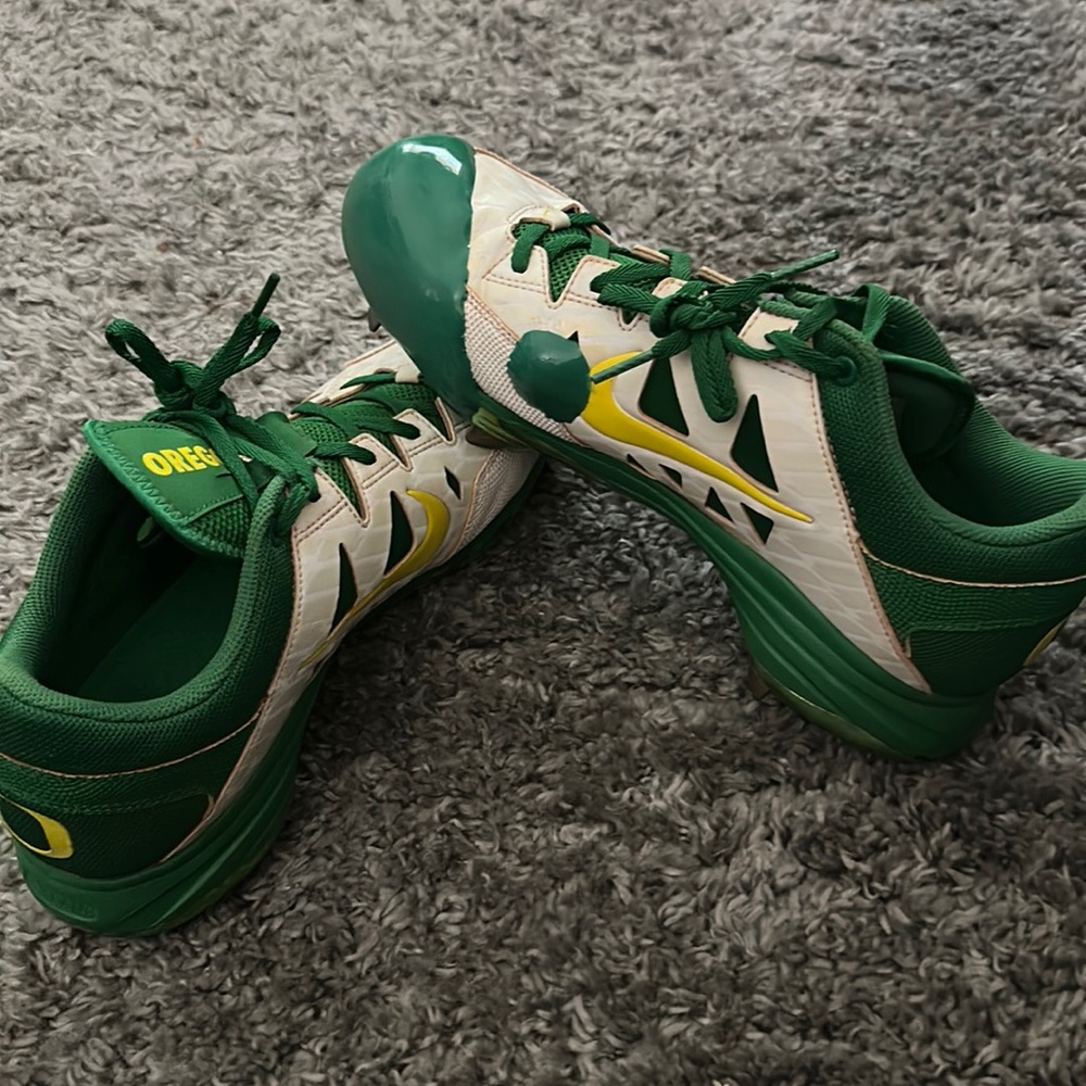 Oregon softball custom cleats